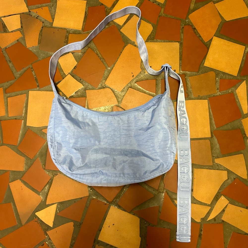 NWOT baggu french blue medium crescent